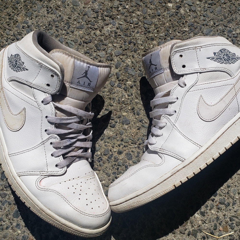 Shoes - Picture 2 of 4